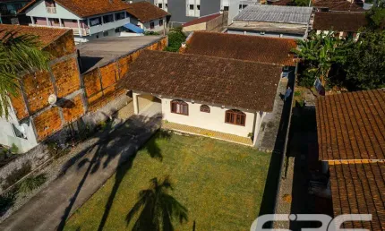 Casa com 2 quartos à venda na Albano Schimdt, 73, Boa Vista, Joinville