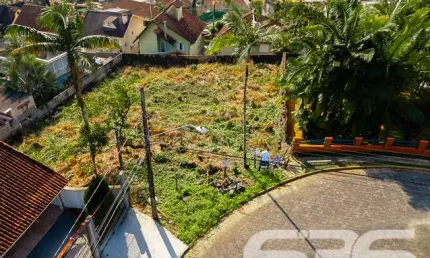 Terreno à venda na Rua Ministro Calógeras, 940, Atiradores, Joinville