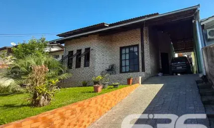 Casa com 3 quartos à venda na Avenida Paulo Schroeder, 50, Petrópolis, Joinville