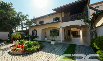 Casa com 4 quartos à venda na Rua Santa Catarina, 95, Santa Catarina, Joinville