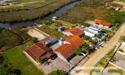 Casa com 3 quartos à venda na Perequê, 280, Pinheiros, Balneário Barra do Sul