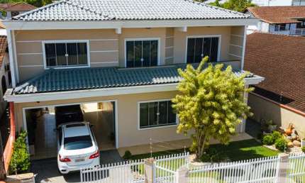 Casa com 6 quartos à venda na Albano Schimdt, 115, Boa Vista, Joinville