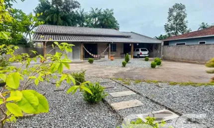Casa com 3 quartos à venda na Benício Felipe Da Silva, 130, Adhemar Garcia, Joinville