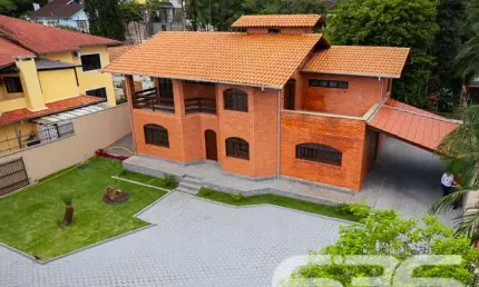 Casa com 5 quartos à venda na Rua Alexandre Schlemm, 784, Anita Garibaldi, Joinville