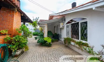 Casa com 3 quartos à venda na Rua Alexandre Schlemm, 60, Anita Garibaldi, Joinville