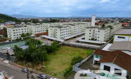 Terreno à venda na Rua Papa João XXIII, 648, Iririú, Joinville
