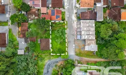 Terreno à venda na Rua Papa João XXIII, Iririú, Joinville