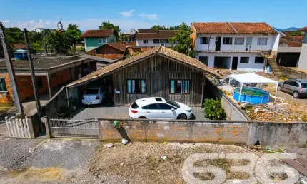 Casa com 2 quartos à venda na Rua Tuiuti, 632, Aventureiro, Joinville