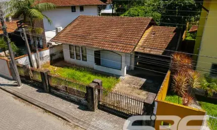 Casa com 2 quartos à venda na Rua Almirante Jaceguay, 51, Santo Antônio, Joinville