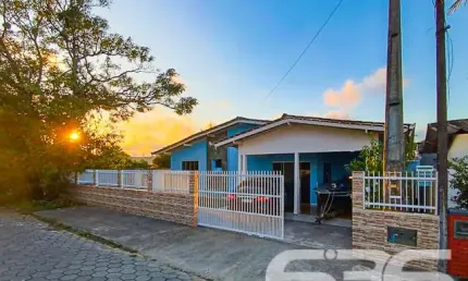 Casa com 3 quartos à venda na Avenida Estados Unidos, 1091, Ubatuba, São Francisco do Sul