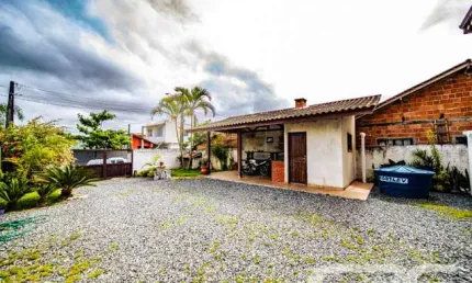 Casa com 2 quartos à venda na Rua dos Mecânicos, 319, Paranaguamirim, Joinville
