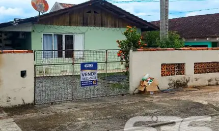 Casa com 2 quartos à venda na Rua Selma Doering Bruhns, 246, Jardim Iririú, Joinville