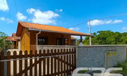 Casa com 4 quartos à venda na Rua Iuguslávia, Praia do Ervino, São Francisco do Sul