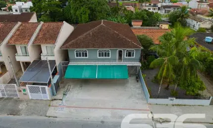 Casa com 6 quartos à venda na Rua Papa João XXIII, 210, Iririú, Joinville