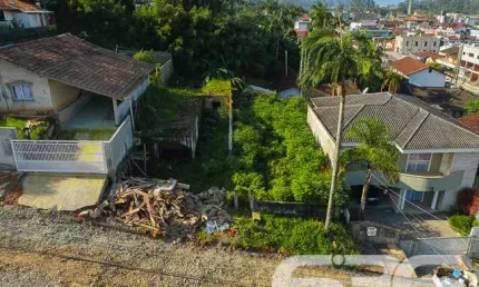 Terreno à venda na Albano Schimdt, 58, Boa Vista, Joinville