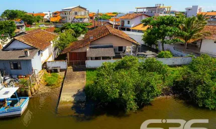 Casa com 2 quartos à venda na Amândio Cabral, 72, Centro, Balneário Barra do Sul
