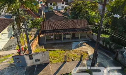 Casa com 1 quarto à venda na Rua Minas Gerais, 171, Nova Brasília, Joinville
