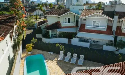 Casa com 3 quartos à venda na Rua Almirante Jaceguay, 271, Santo Antônio, Joinville