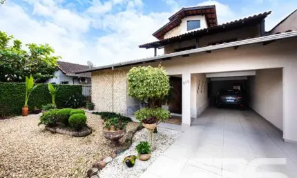 Casa com 5 quartos à venda na Rua Miosotes, Fátima, Joinville