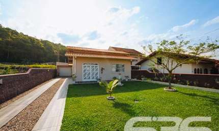 Casa com 2 quartos à venda na Valença, 45, Guanabara, Joinville