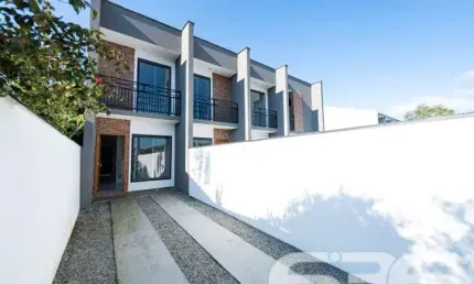 Casa com 2 quartos à venda na Rua dos Mecânicos, Paranaguamirim, Joinville