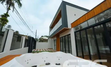 Casa com 3 quartos à venda na Rua Santa Catarina, 231, Floresta, Joinville