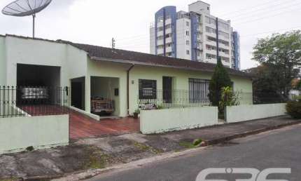Casa com 3 quartos à venda na Rua Quinze de Novembro, 309, América, Joinville