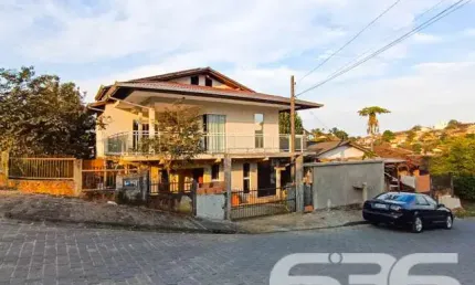 Casa com 4 quartos à venda na Rua Fátima, Jarivatuba, Joinville