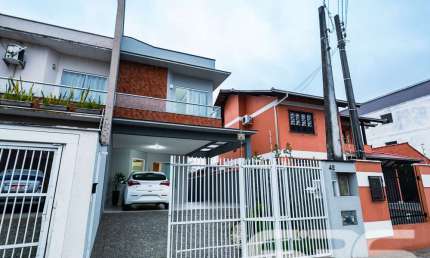 Casa com 3 quartos à venda na Rua Selma Doering Bruhns, 422, Jardim Iririú, Joinville