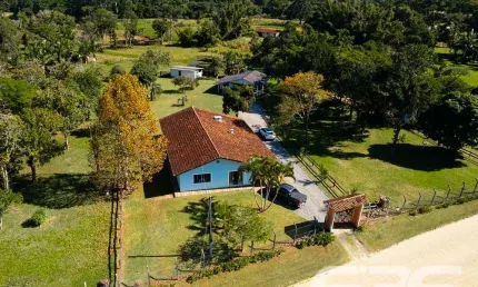 Chácara / sítio com 4 quartos à venda na Perequê, 6085, Pinheiros, Balneário Barra do Sul