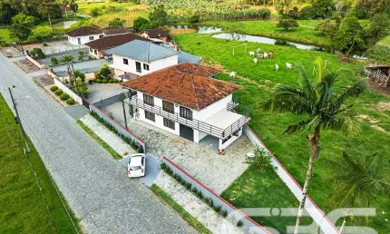 Casa com 6 quartos à venda na Olávo Bilac, 610, Pirabeiraba, Joinville