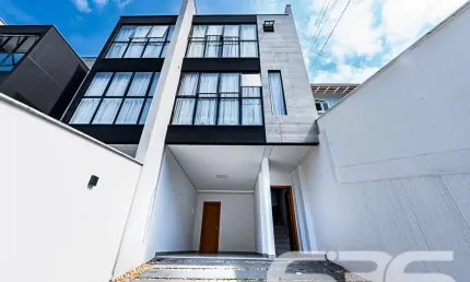 Casa com 3 quartos à venda na Rua Papa João XXIII, 203, Iririú, Joinville