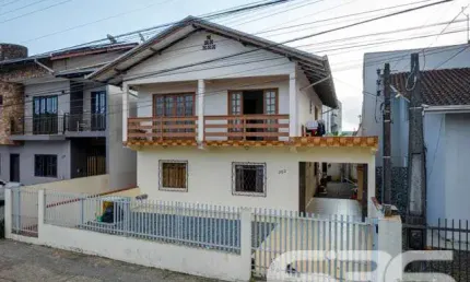 Casa com 6 quartos à venda na Albano Schimdt, 222, Boa Vista, Joinville