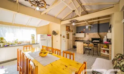Casa com 3 quartos à venda na Perequê, 254, Pinheiros, Balneário Barra do Sul