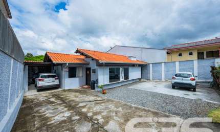 Casa com 3 quartos à venda na Rua Santa Catarina, 335, Floresta, Joinville