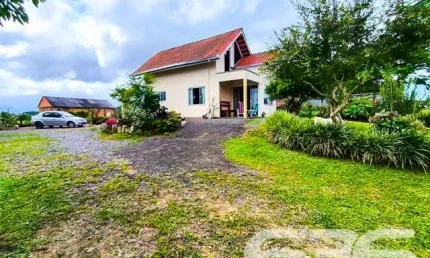 Casa com 5 quartos à venda na Rua Boehmerwald, 485, Boehmerwald, Joinville