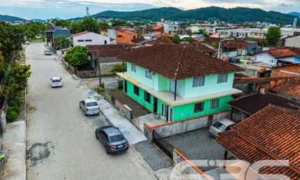 Casa com 6 quartos à venda na Rua Tuiuti, 511, Aventureiro, Joinville