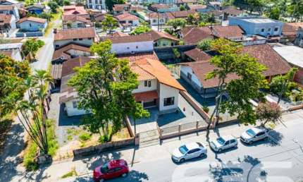 Casa com 4 quartos à venda na Avenida Paulo Schroeder, 2175, Petrópolis, Joinville
