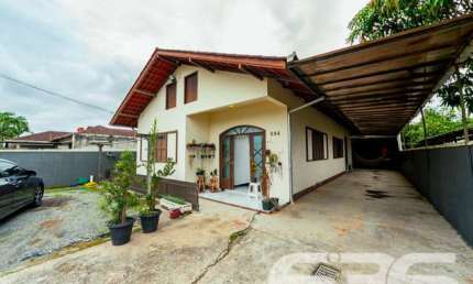 Casa com 3 quartos à venda na Rua dos Mecânicos, 284, Paranaguamirim, Joinville