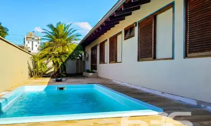 Casa com 4 quartos à venda na Rua Almirante Jaceguay, 77, Santo Antônio, Joinville