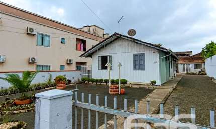 Casa com 4 quartos à venda na Rua dos Mecânicos, 582, Paranaguamirim, Joinville
