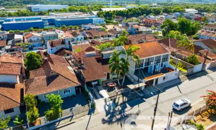 Casa com 4 quartos à venda na Rua Quinze de Novembro, 89, Vila Nova, Joinville