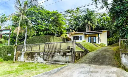 Casa com 2 quartos à venda na Tupi, 88, São Marcos, Joinville