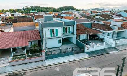 Casa com 6 quartos à venda na Benício Felipe Da Silva, 130, Adhemar Garcia, Joinville