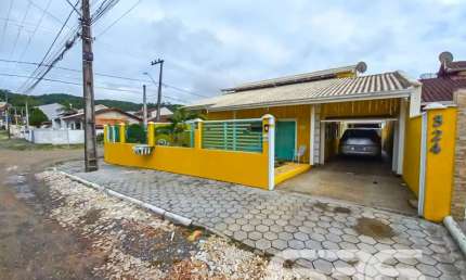 Casa com 3 quartos à venda na Boehmerwaldt, 324, Parque Guarani, Joinville