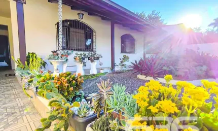 Casa com 3 quartos à venda na Avenida Paulo Schroeder, 5, Petrópolis, Joinville