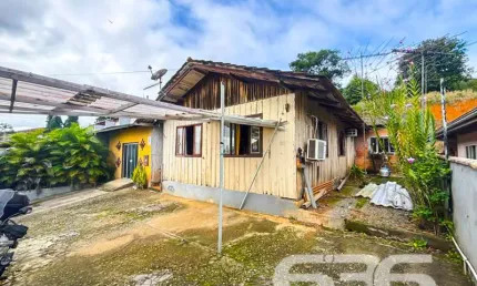 Casa com 2 quartos à venda na Rua Minas Gerais, 163, Nova Brasília, Joinville