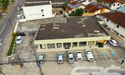 Casa comercial à venda na Rua Papa João XXIII, 1436, Iririú, Joinville