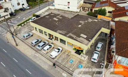 Casa comercial à venda na Rua Papa João XXIII, 1436, Iririú, Joinville