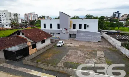 Casa comercial à venda na Pastor Guilherme Raú, 543, Saguaçu, Joinville
